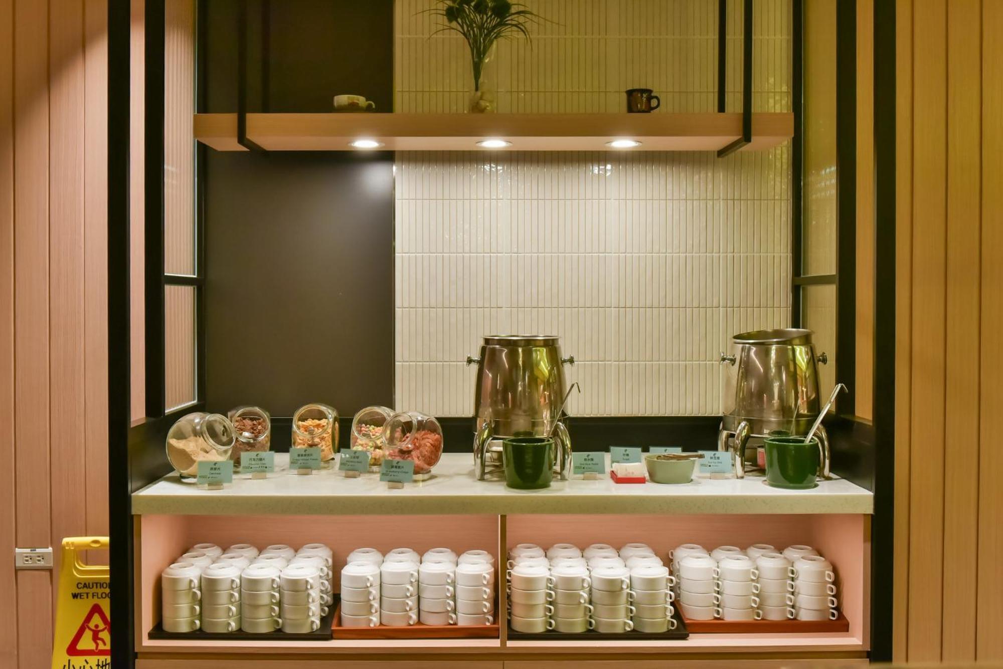 Holiday Inn Taoyuan Airport By Ihg Dayuan Exterior photo